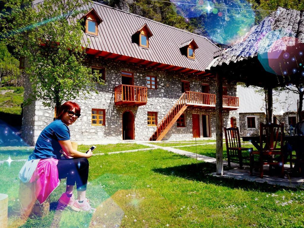 فندق Bujtina Berishta ثيث المظهر الخارجي الصورة