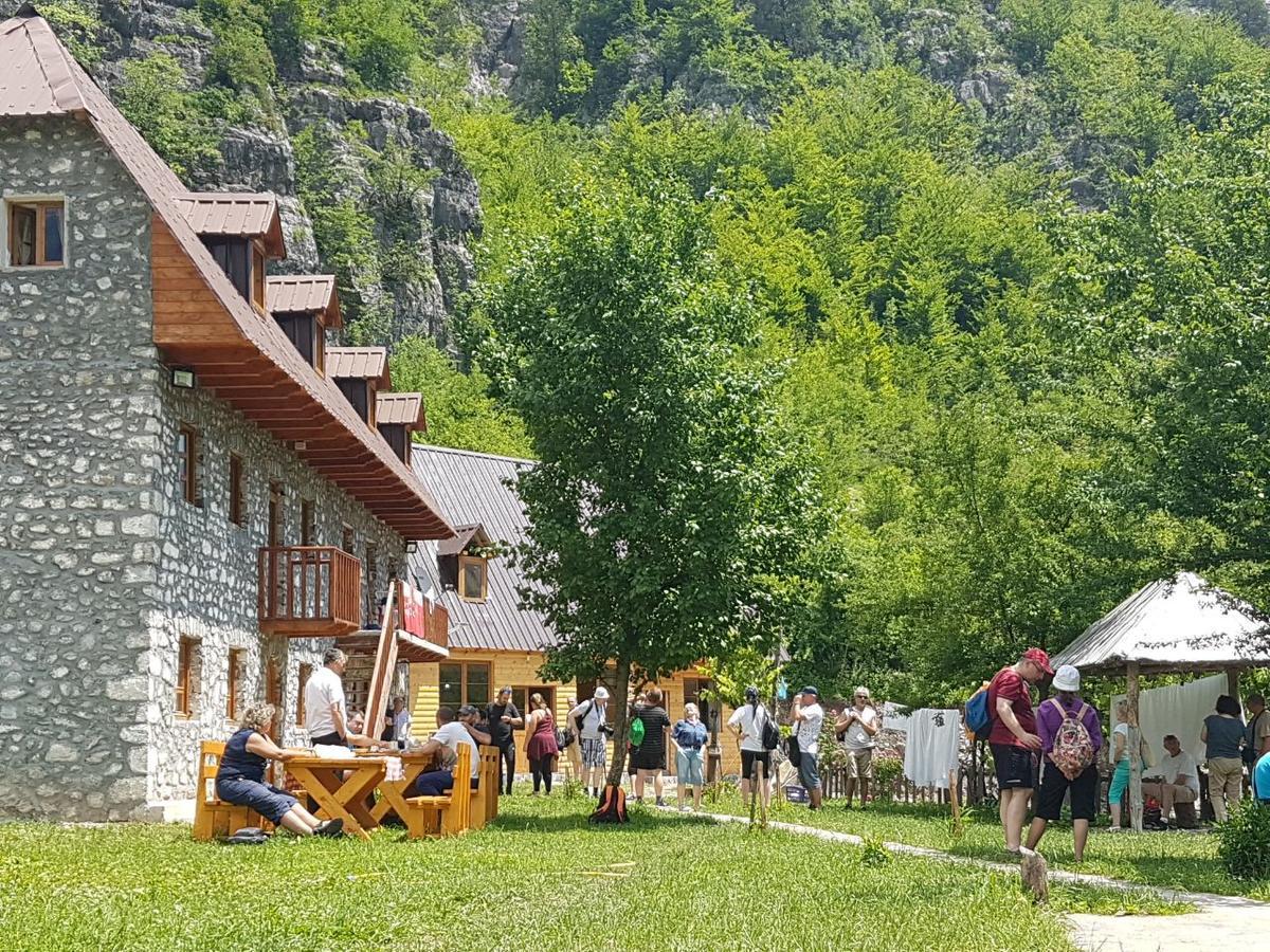 فندق Bujtina Berishta ثيث المظهر الخارجي الصورة